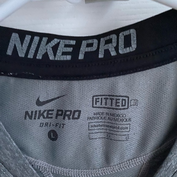 Nike Base Layer - Picture 3 of 4